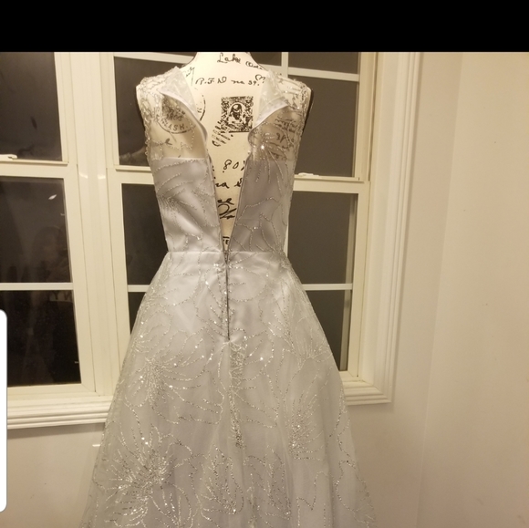 Gown - Picture 2 of 3